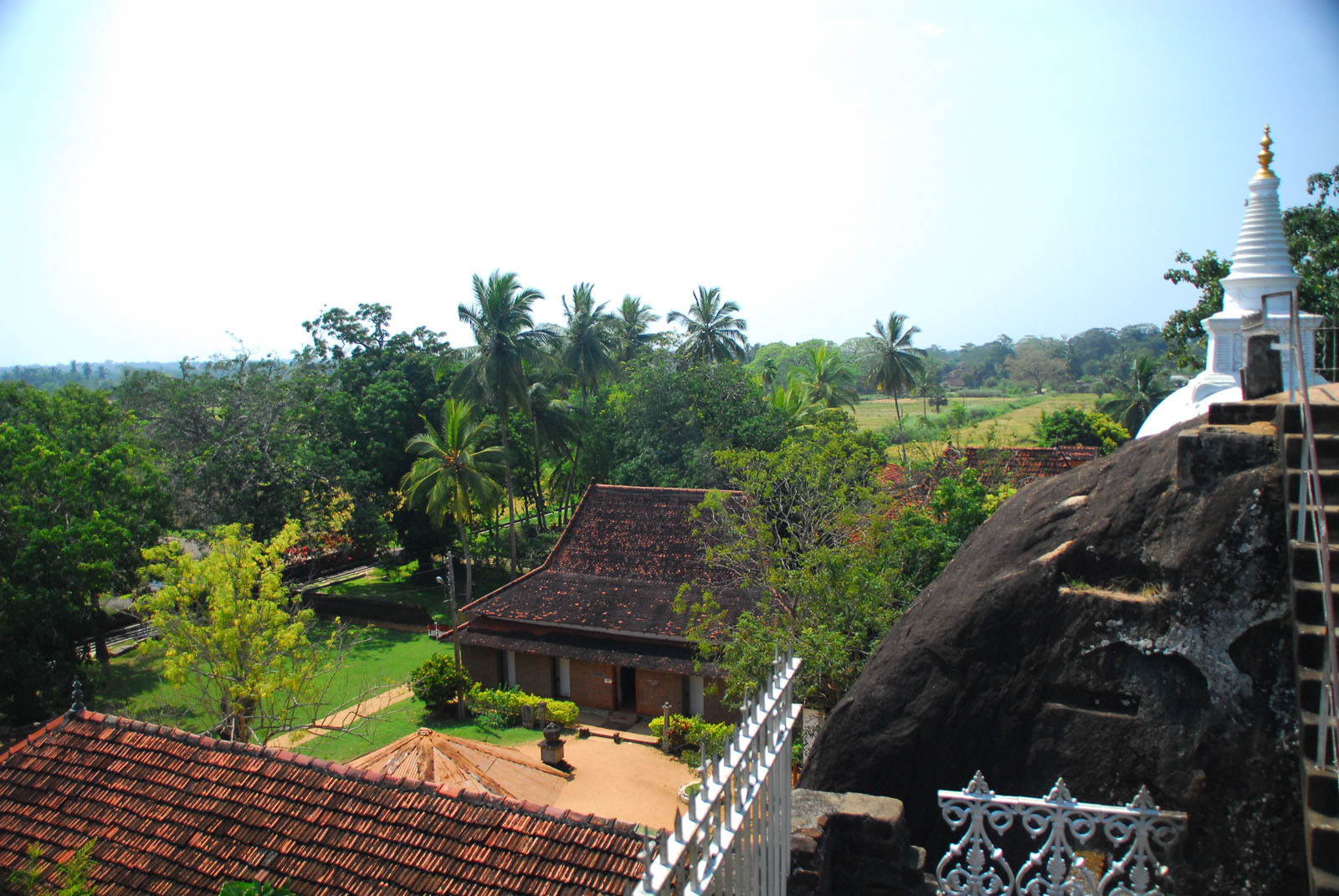 Храм Исурумуния (Isurumuniya), Анурадхапура, Шри-Ланка – фотографии Шри-Ланки