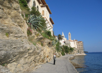 Набережная в Раб, Хорватия. Фото 22 – фотографии Хорватии