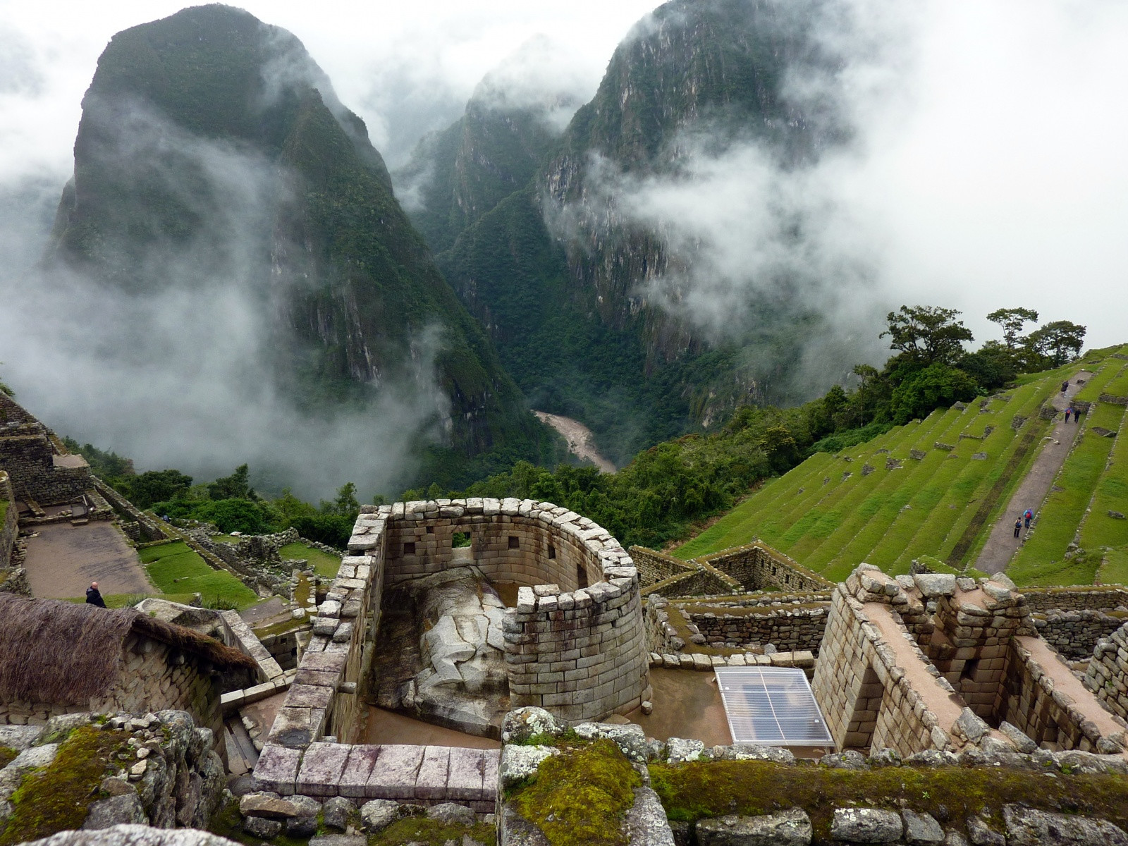 Панорама города среди облаков – фотографии Перу