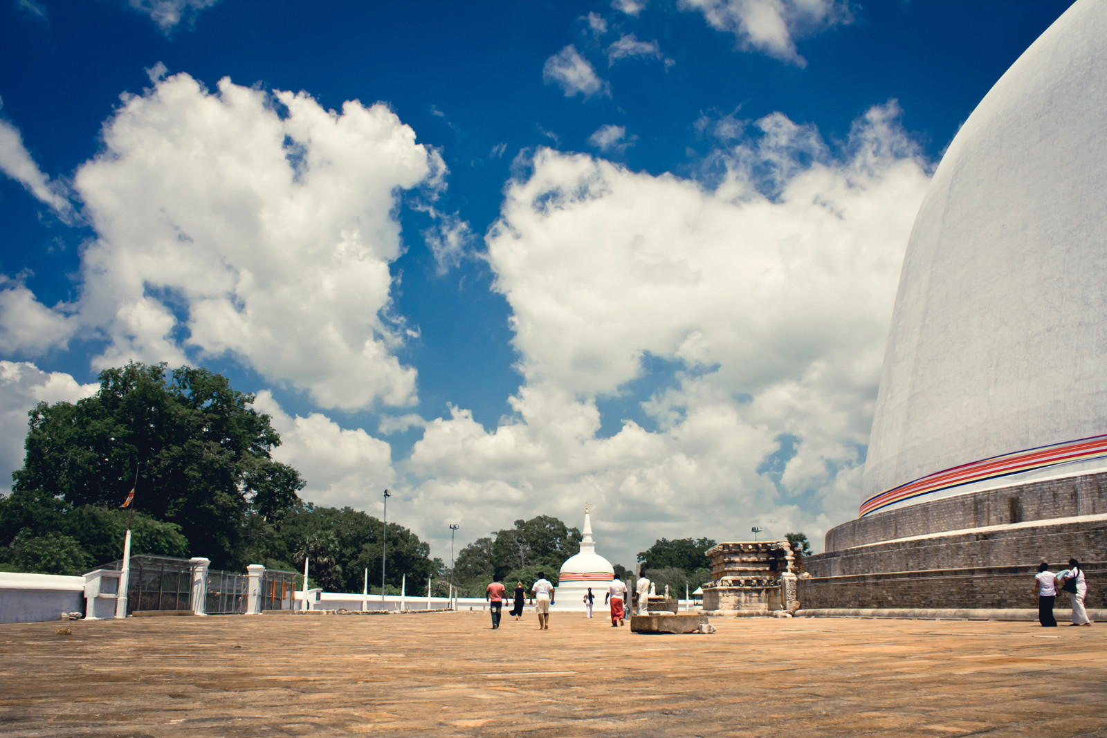 Великая ступа Рувановелли – фотографии Шри-Ланки