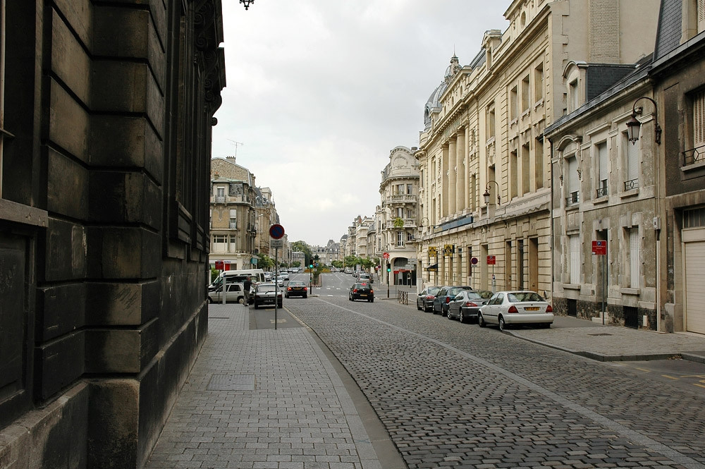 Улица в Реймсе, Франция. Фото 1 – фотографии Франции