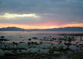 Закат в Манделье-ля-Напуль, Франция – фотографии Франции