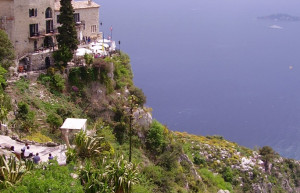 Дома на горе в Эз, Франция. Фото 1 – фотографии Франции