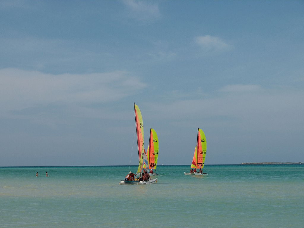 Парусники в Кайо-Гильермо, Куба – фотографии Кубы