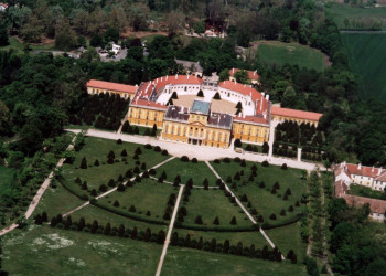 Дворец Эстерхази (Esterházy-kastély) – фотографии Венгрии