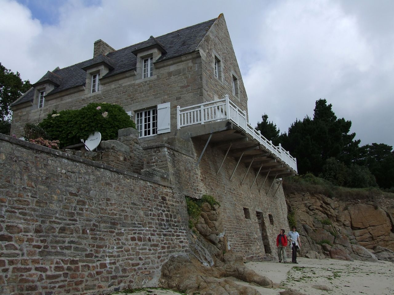 Дом в Фуэнане, Франция – фотографии Франции