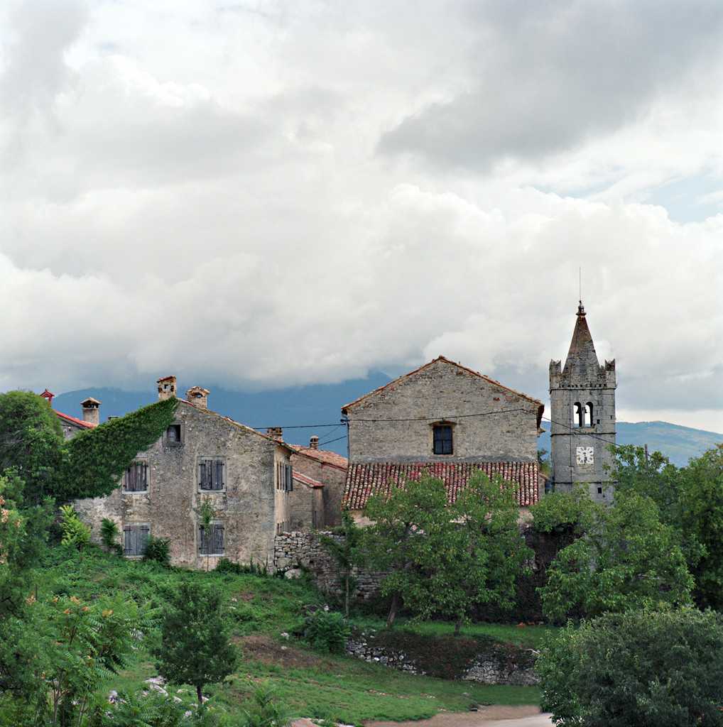 Хум (Hum) – крохотный город-крепость в Хорватии. Фото 2 – фотографии Хорватии