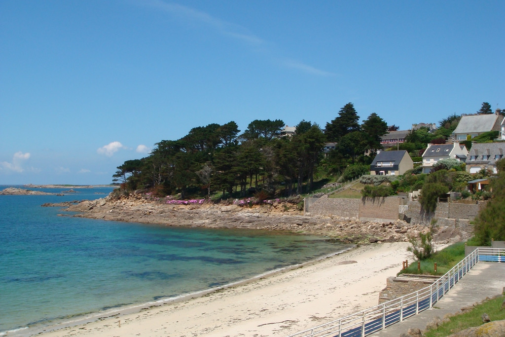 Пляж в Требердене, Франция – фотографии Франции