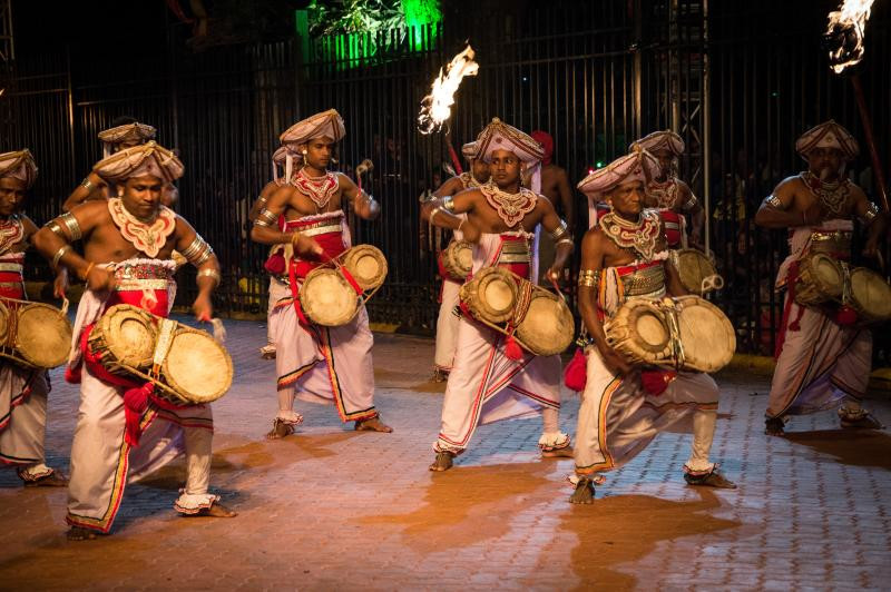 Фестиваль Эсала Перехера (Esala Perahera). Фото 4 – фотографии Шри-Ланки