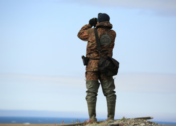 Смотритель заповедника на острове Врангеля на Чукотке – фотографии России