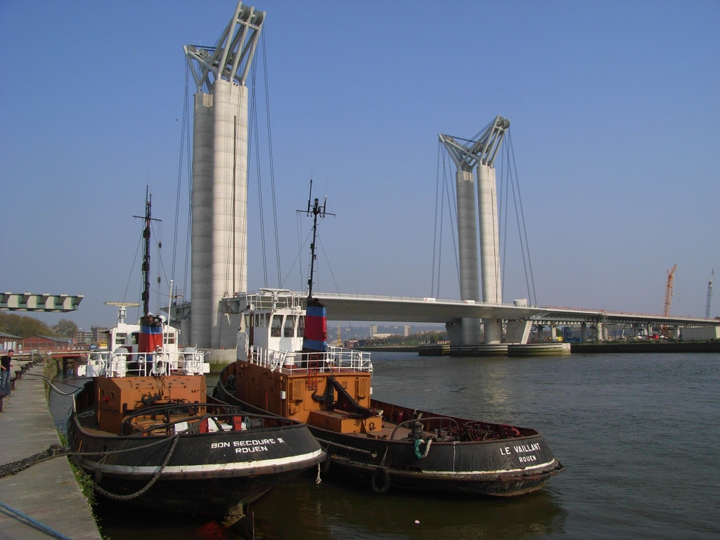 Мост в Руане, Франция – фотографии Франции