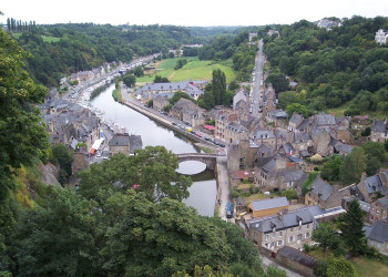 Панорамный вид в Динане, Франция. Фото 1 – фотографии Франции