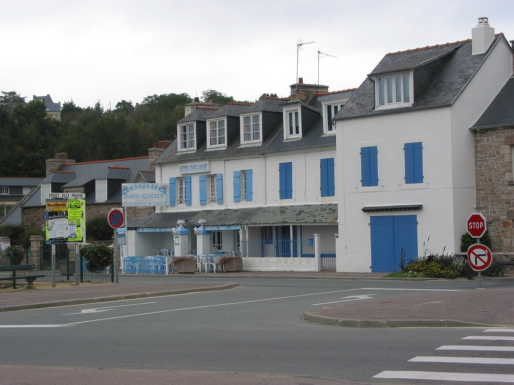 Улица в Эрки, Франция – фотографии Франции