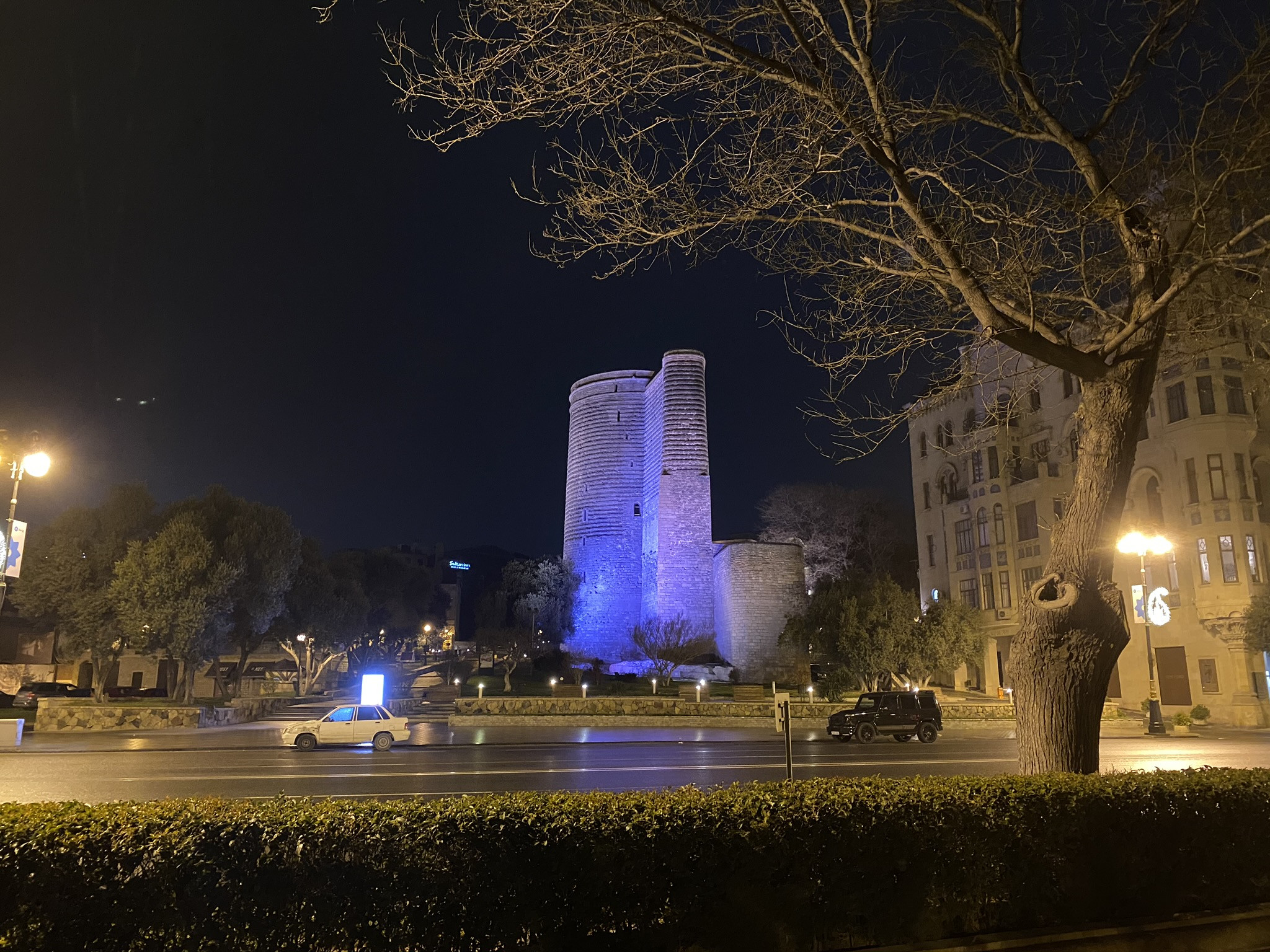 Девичья башня ночью, Баку – фотографии Азербайджана