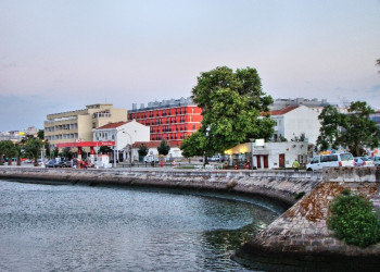 Городок Лагуш в регионе Алгарве – фотографии Португалии