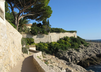 Набережная в Кап-д'Ай, Франция. Фото 2 – фотографии Франции