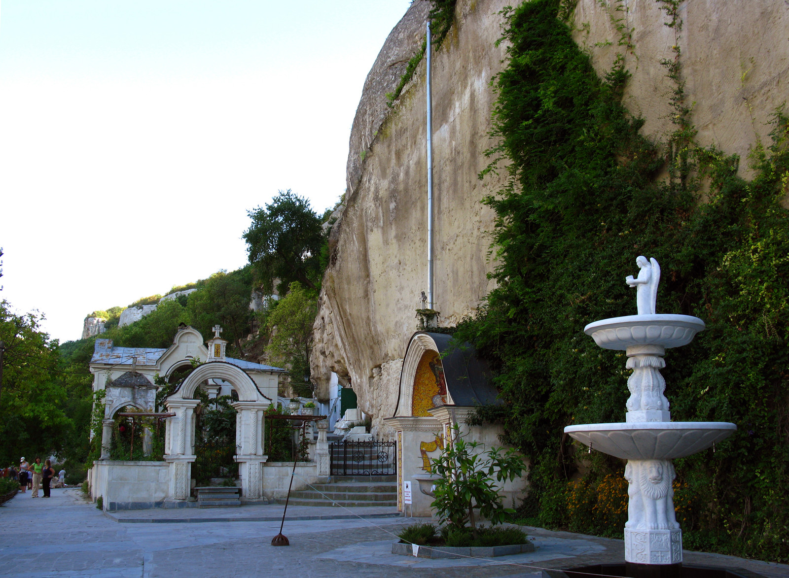 Фото Свято-Успенского мужского монастыря в Крыму – фотографии России