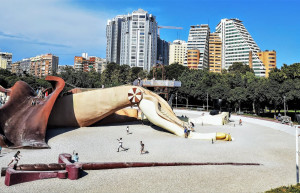 Символичный городской парк Гулливер (Parque Gulliver), Испания – фотографии Испании