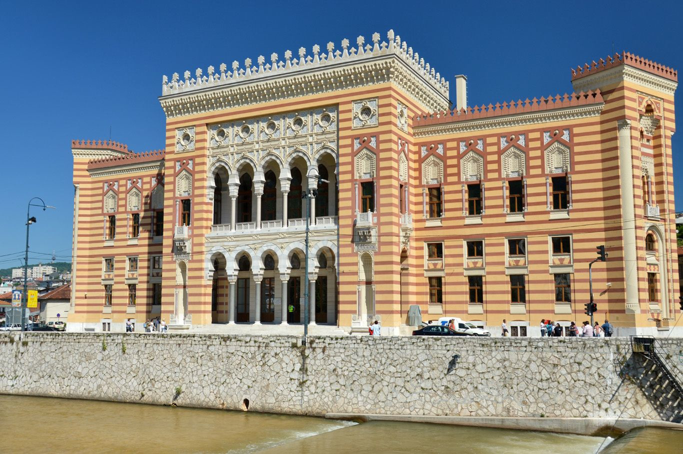 Национальная библиотека в Сараево – фотографии Боснии и Герцеговины