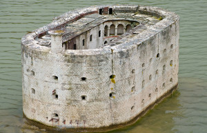 Крепость форт Бойяр (Fort Boyard) в Атлантическом океане, Франция – фотографии Франции