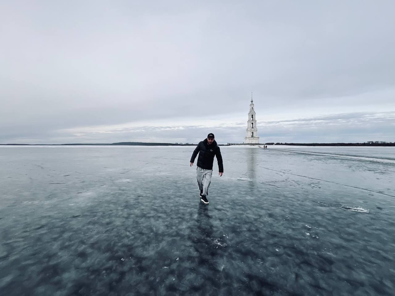 * – фотографии