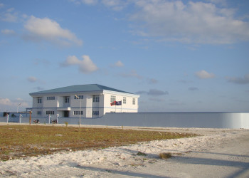 Полицейский участок на острове Thinadhoo – фотографии Мальдивских островов