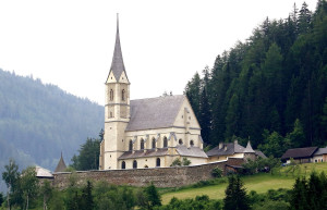 Церковь Св. Леонарда. Тамсвег. Австрия – фотографии Австрии