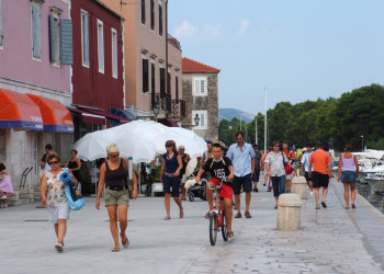 Люди в Стари Град, Хорватия – фотографии Хорватии