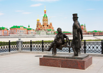 Памятник Пушкину и Онегину в Йокар-Оле. Фото 1 – фотографии России