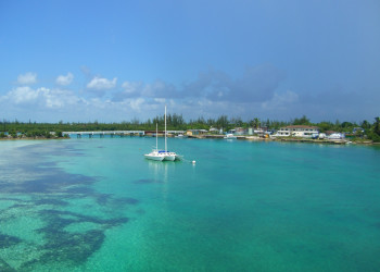 Яхта на острове Андрос, Багамские острова – фотографии Багамских островов