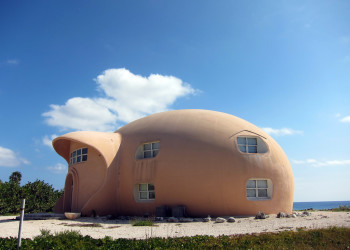 Необычный дом на пляже о-ва Кайман-Брак. Фото 1 – фотографии Каймановых островов