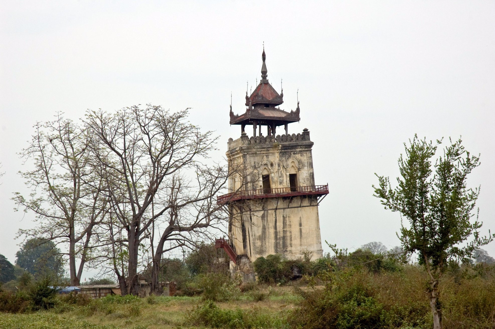 Башня Намьин (Nanmyin Watch Tower) – фотографии Мьянмы