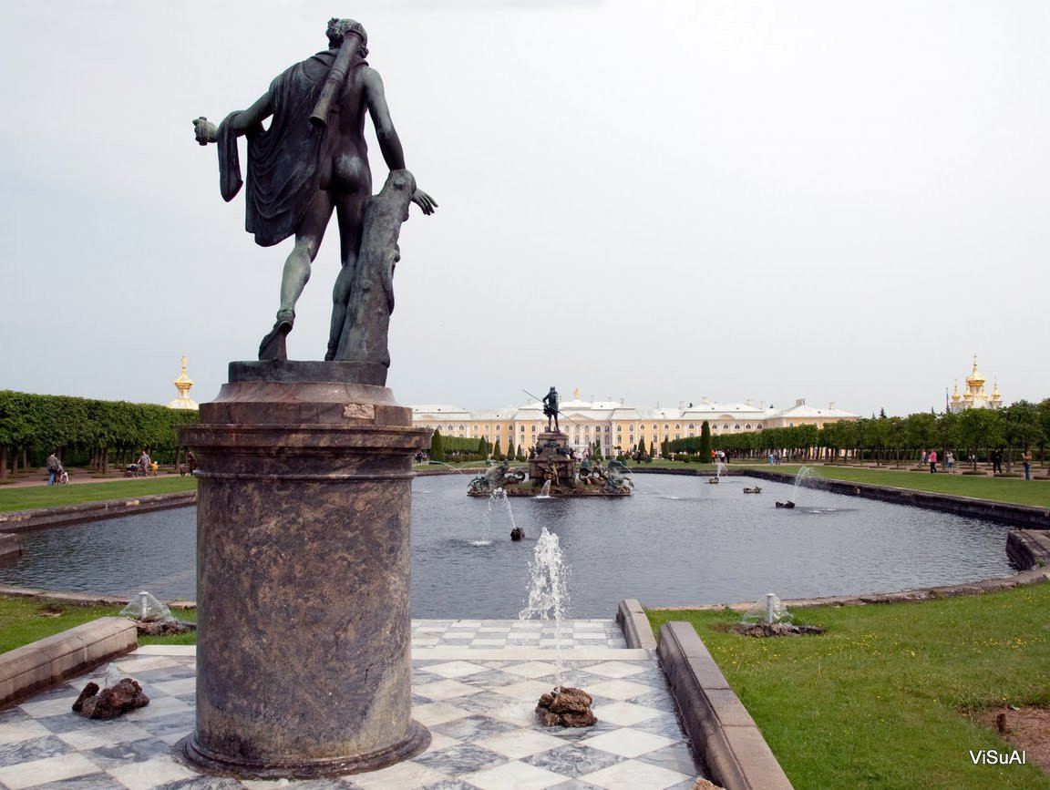 Фонтан в Петергофе, Россия. Фото 8 – фотографии России