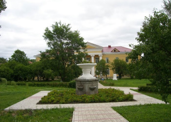 Сквер в Старая Русса, Россия – фотографии России