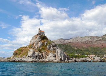 Скала в Петровац, Черногория. Фото 11 – фотографии Черногории