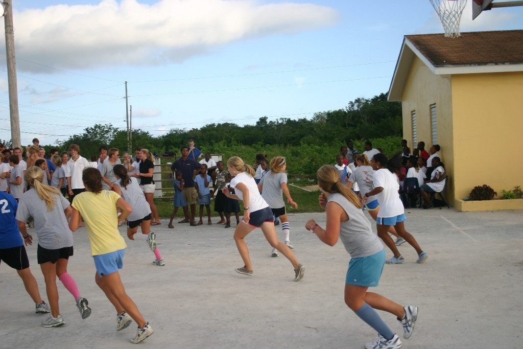 Люди на острове Эльютера, Багамские острова – фотографии Багамских островов