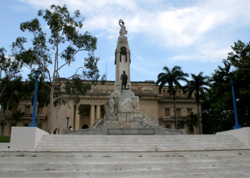 Памятник в Санта- Клара, Куба. Фото 15 – фотографии Кубы