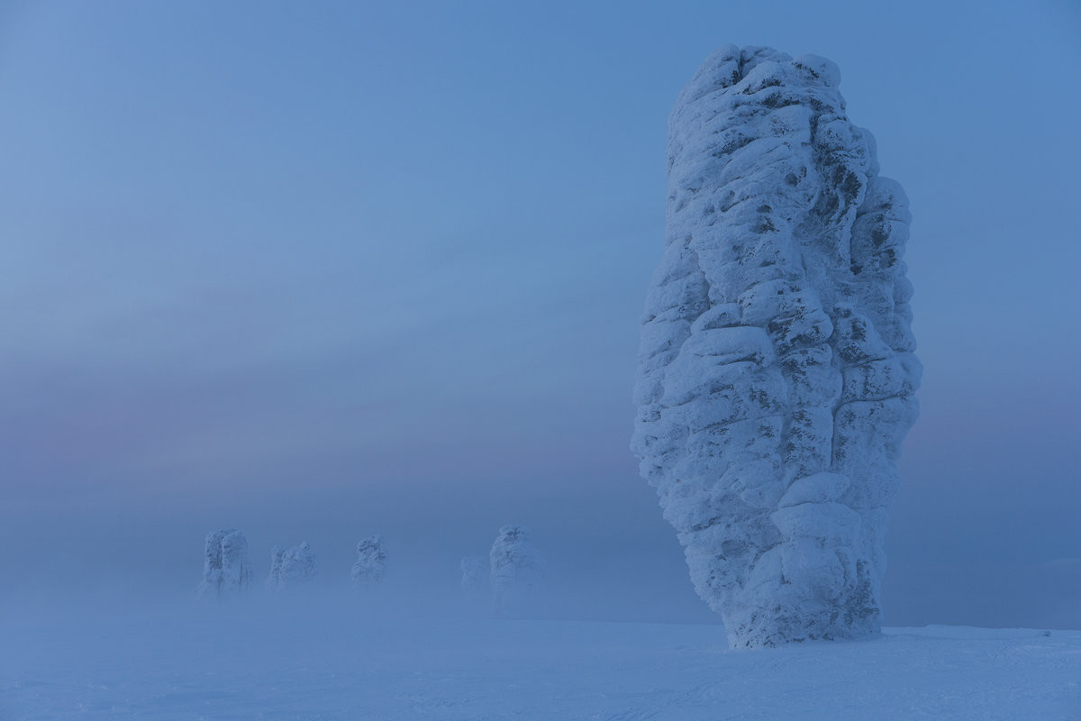 Столбы выветривания или Мансийские болваны – фотографии России