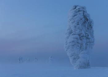 Столбы выветривания или Мансийские болваны – фотографии России