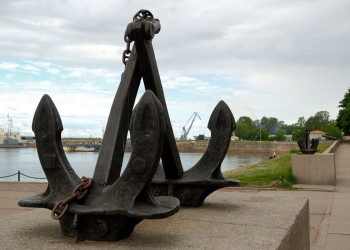 Памятник в Кронштадте, Россия. Фото 2 – фотографии России