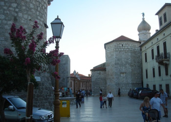 Улица в Крк, Хорватия. Фото 8 – фотографии Хорватии