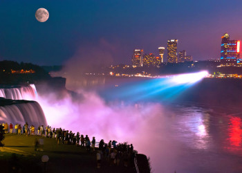 Знаменитый Ниагарский водопад – фотографии Канады
