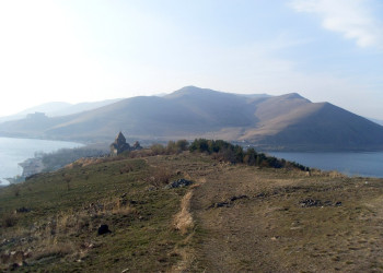 Природа острова Севан, Армения. Фото 4 – фотографии Армении