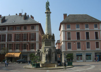 Памятник в Шамбери, Франция. Фото 6 – фотографии Франции