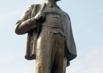 Памятник В.И. Ленина в Рыльске, Россия – фотографии России