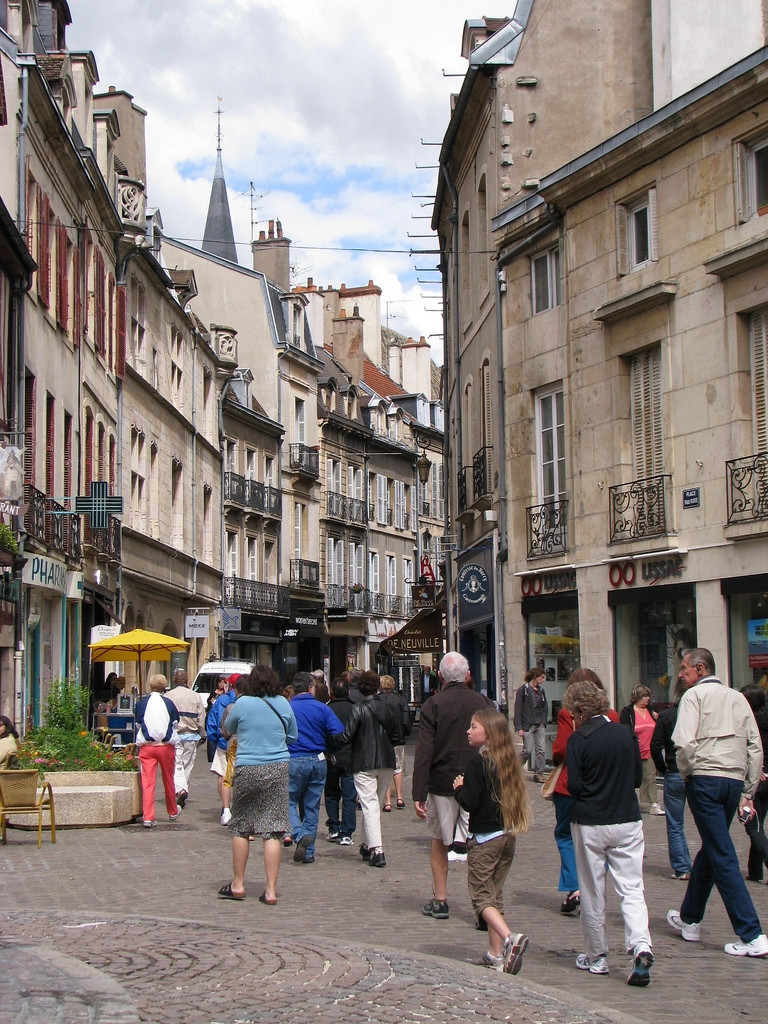 Туристы в Дижоне, Франция – фотографии Франции