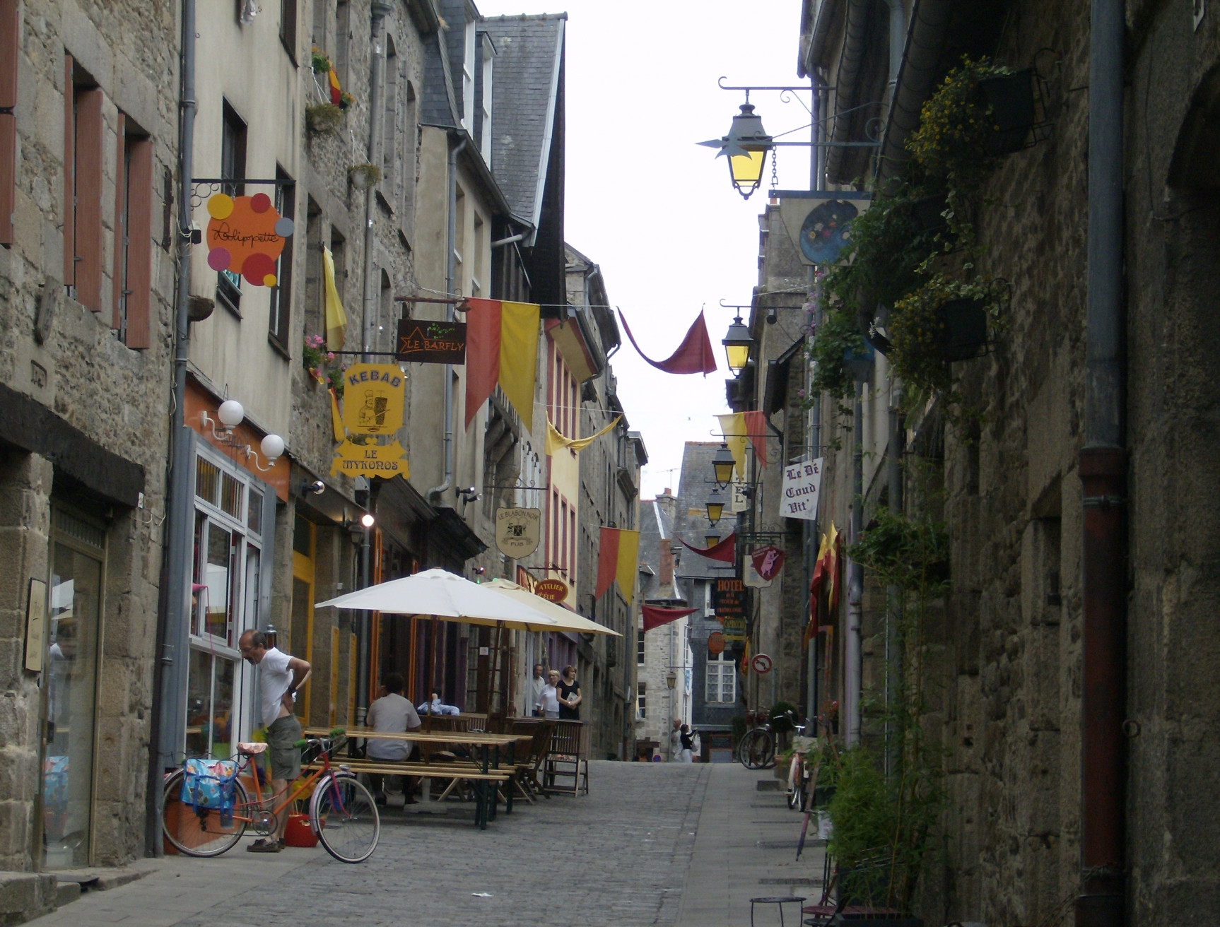 Улица в Динане, Франция. Фото 4 – фотографии Франции