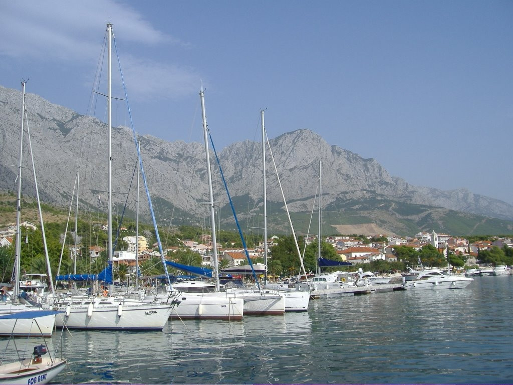 Яхты и катера в Башка Вода, Хорватия – фотографии Хорватии