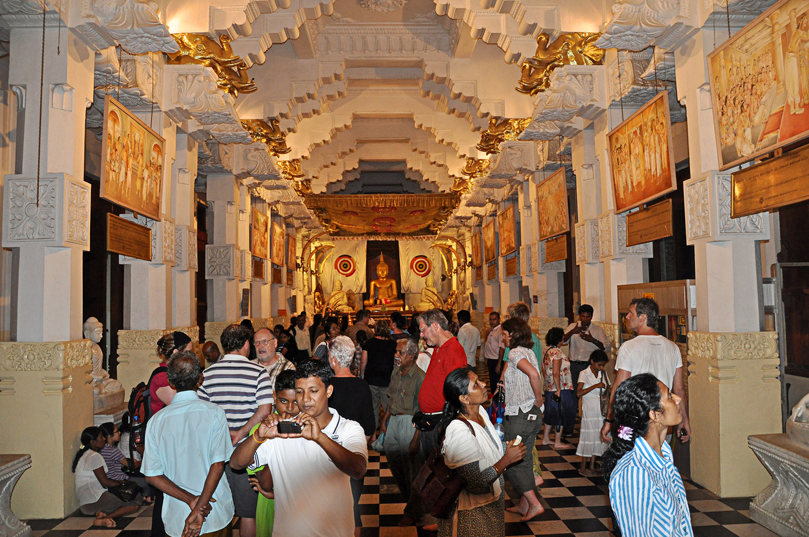 Буддистский Храм Зуба Будды в Канди. Фото 9 – фотографии Шри-Ланки