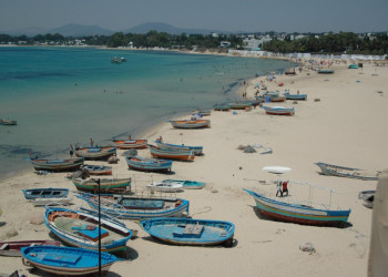Лодки на пляже Северного Туниса. Фото 24 – фотографии Туниса